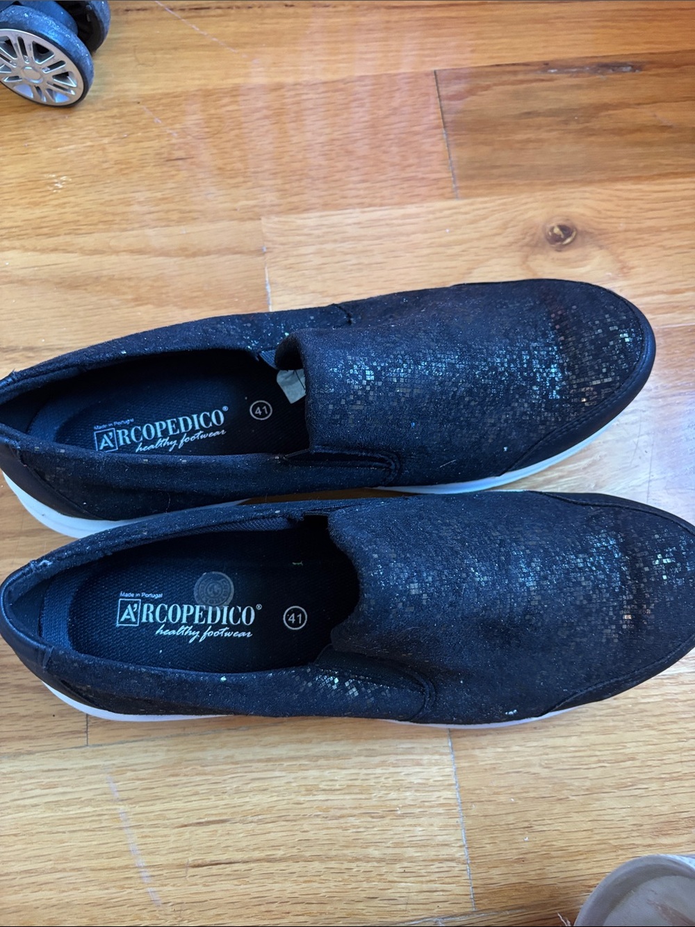 Arcopedico Men’s Black Slip-On Loafers with Subtle Sparkle
